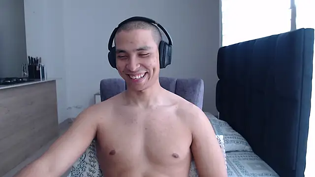 Snapshot of Auron_Demon01 chatting on 12-15-25, 05:17 Auron Demon01 online show from 12-15-25, 05:17