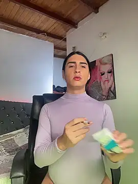 Snapshot of lola_diez chatting on 11-20-25, 06:07 lola diez online show from 11-20-25, 06:07