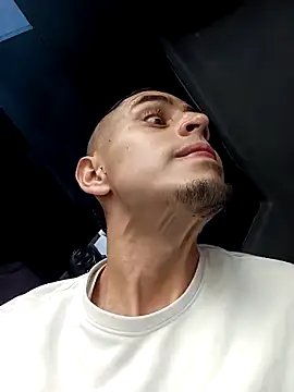 Snapshot of 1C2AM22 chatting on 09-23-25, 09:07 1C2AM22 online show from 09-23-25, 09:07