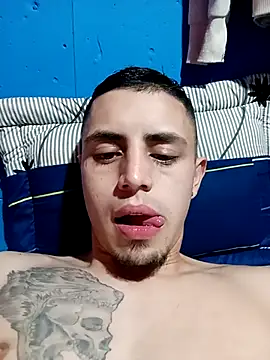 Snapshot of 1C2AM22 chatting on 09-26-25, 05:11 1C2AM22 online show from 09-26-25, 05:11