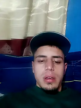 Snapshot of 1C2AM22 chatting on 10-17-25, 03:42 1C2AM22 online show from 10-17-25, 03:42