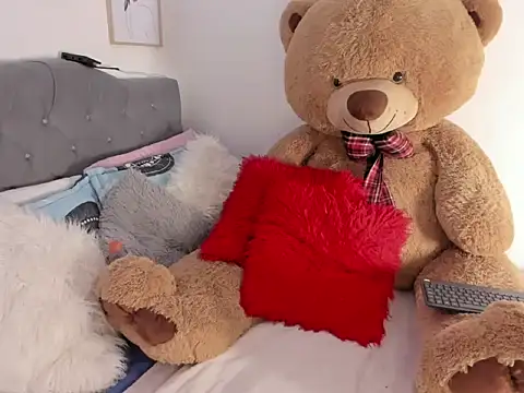 Elyross1  online show from 11-03-25, 09:38