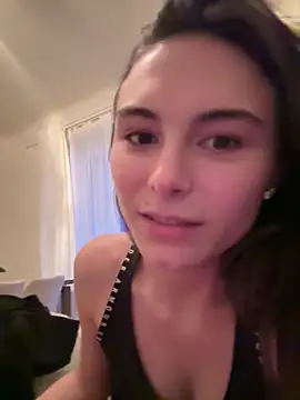 SophiiaStarr online show from 04-22-26, 06:20