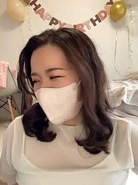 NATSUMI00 online show from 10-08-25, 05:05