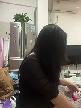 smgirls online show from 10-31-25, 10:38