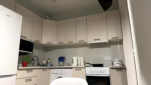 Denni Spilber online show from 10-14-25, 03:24