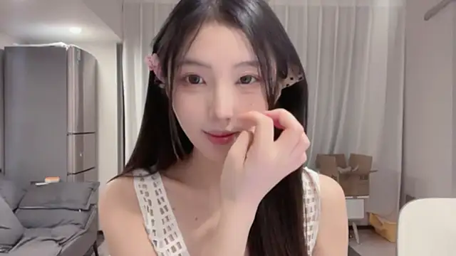 ZhaoZhao-ZM online show from 10-08-25, 12:14