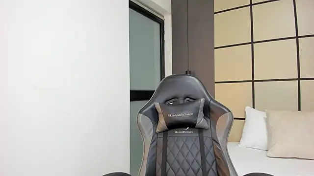 Snapshot of alanapark07 chatting on 10-08-25, 12:14 alanapark07 online show from 10-08-25, 12:14