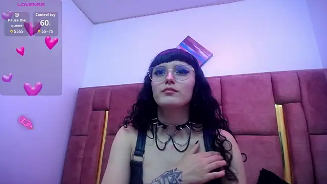 XBODTRIIPX online show from 09-24-25, 03:43