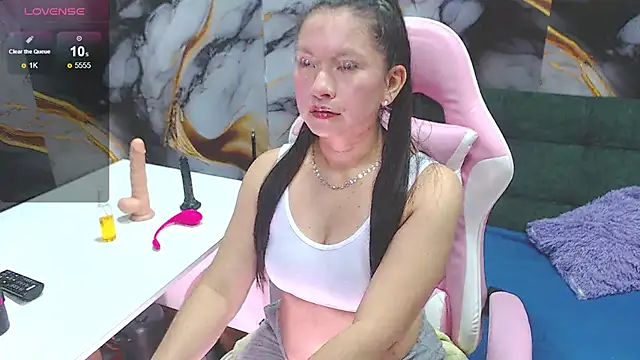 mia wetts online show from 10-08-25, 07:22