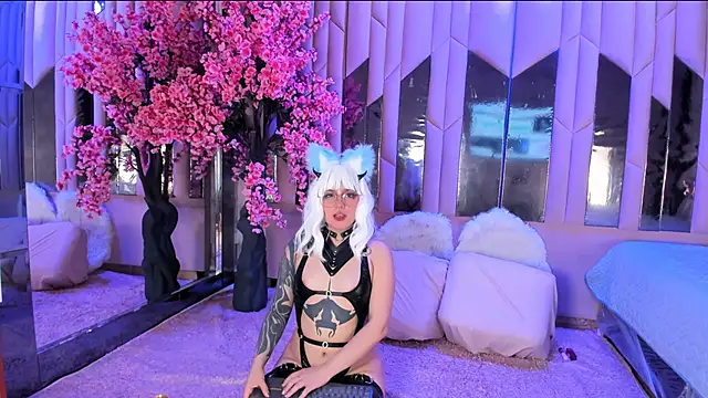 BizzyNoar online show from 10-18-25, 08:42