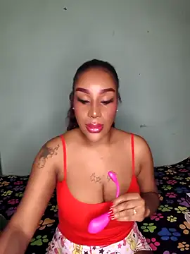 Snapshot of Queen_Amara chatting on 09-21-25, 02:35 Queen Amara online show from 09-21-25, 02:35