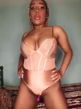 Snapshot of Queen_Amara chatting on 09-27-25, 01:21 Queen Amara online show from 09-27-25, 01:21