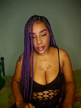 Snapshot of Queen_Amara chatting on 12-01-25, 03:11 Queen Amara online show from 12-01-25, 03:11