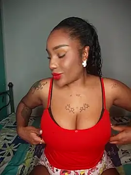 Snapshot of Queen_Amara chatting on 02-25-26, 04:11 Queen Amara online show from 02-25-26, 04:11