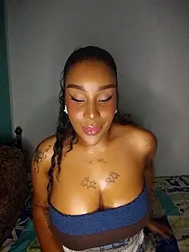 Snapshot of Queen_Amara chatting on 02-26-26, 04:00 Queen Amara online show from 02-26-26, 04:00