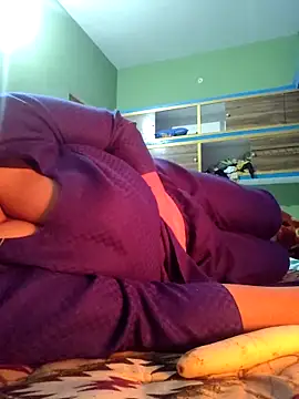 bitch-horny online show from 02-09-26, 04:44