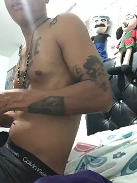 Snapshot of elpeluchenegroxxx3 chatting on 02-27-26, 04:01 elpeluchenegroxxx3 online show from 02-27-26, 04:01