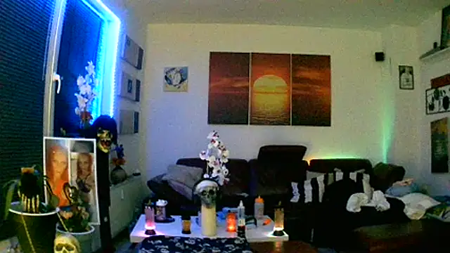 hellgirl1980 online show from 11-05-25, 10:54