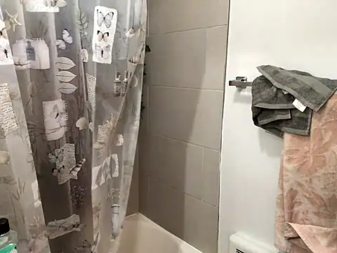 Snapshot of littyleesh1 chatting on 11-06-25, 08:59 littyleesh1 online show from 11-06-25, 08:59