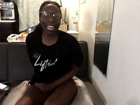 Snapshot of littyleesh1 chatting on 12-01-25, 10:37 littyleesh1 online show from 12-01-25, 10:37