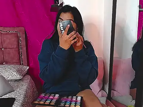 Snapshot of charlottekiss99 chatting on 09-19-25, 11:44 charlottekiss99 online show from 09-19-25, 11:44