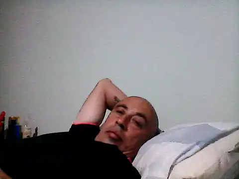 pablocesar1982 online show from 10-12-25, 04:00