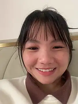 Snapshot of Emlyly-18 chatting on 10-20-25, 07:20 Emlyly-18 online show from 10-20-25, 07:20