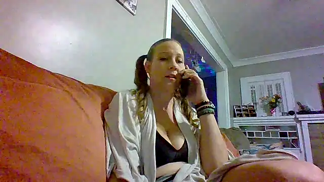 Snapshot of chickandherdick chatting on 10-26-25, 05:02 chickandherdick online show from 10-26-25, 05:02