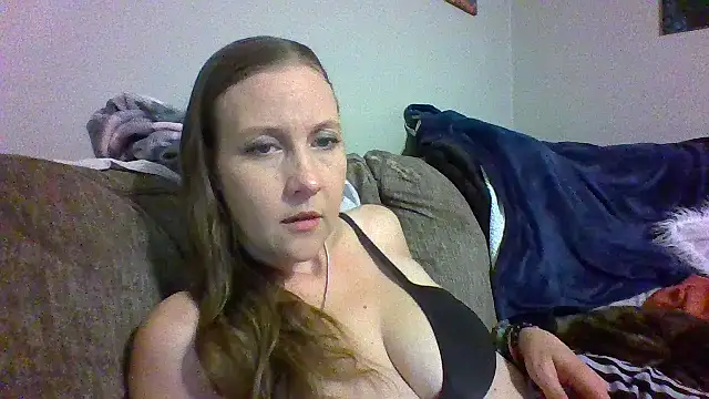 Snapshot of chickandherdick chatting on 10-28-25, 03:32 chickandherdick online show from 10-28-25, 03:32