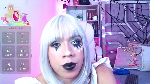 Eva Walker  online show from 10-27-25, 05:22