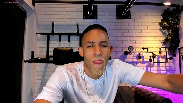 B Wild online show from 09-24-25, 03:43