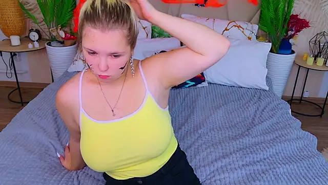 Snapshot of EmillyRogers chatting on 10-26-25, 07:58 EmillyRogers online show from 10-26-25, 07:58