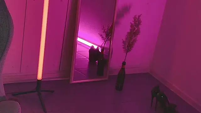 Snapshot of Yoka_paradoXXX chatting on 12-23-25, 05:05 Yoka paradoXXX online show from 12-23-25, 05:05