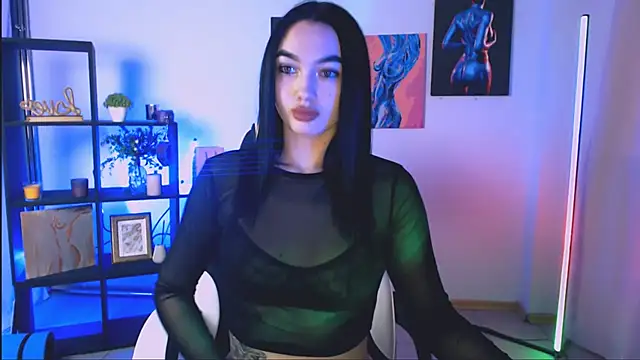 MonicaTess online show from 12-18-25, 03:34