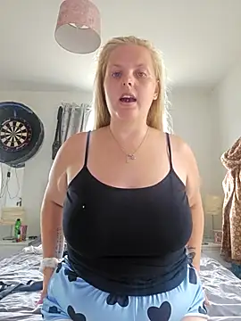 Dolliejayxx online show from 09-16-25, 12:06