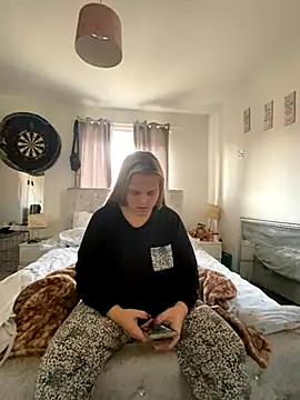 Dolliejayxx online show from 10-29-25, 09:55