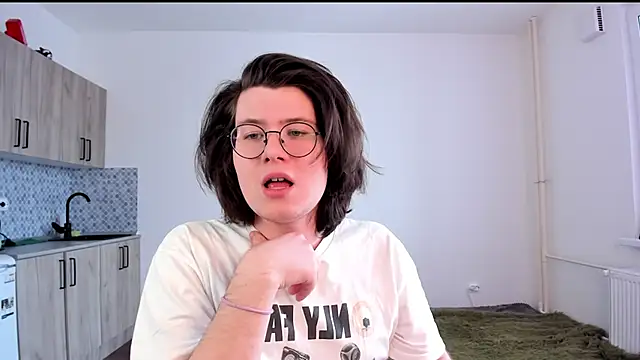 Snapshot of Derek_Shameless chatting on 02-17-26, 12:45 Derek Shameless online show from 02-17-26, 12:45