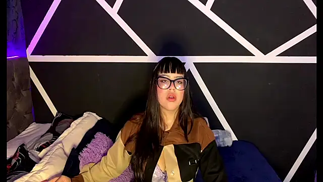 Snapshot of Melody_dreams chatting on 10-02-25, 04:19 Melody dreams online show from 10-02-25, 04:19