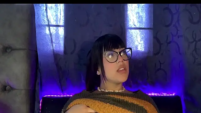 Snapshot of Melody_dreams chatting on 10-28-25, 05:04 Melody dreams online show from 10-28-25, 05:04