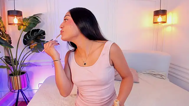 Dafne Hillss online show from 10-22-25, 12:27