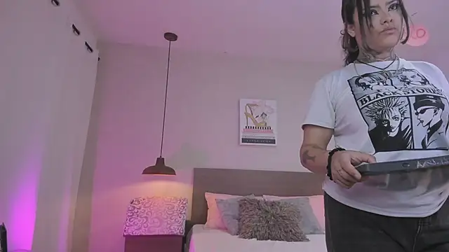 Katyrousee online show from 02-21-26, 07:04