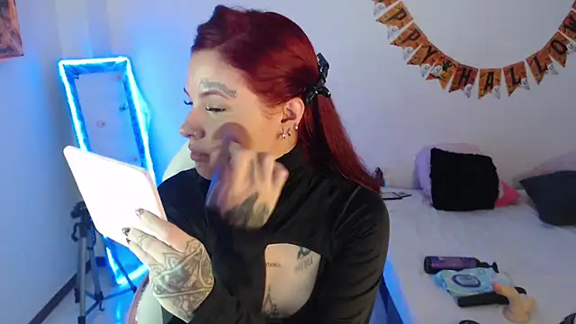 Snapshot of Maddy_Vicius19 chatting on 10-27-25, 10:14 Maddy Vicius19 online show from 10-27-25, 10:14