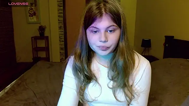 Snapshot of Lilly_Jess chatting on 10-06-25, 06:38 Lilly Jess online show from 10-06-25, 06:38