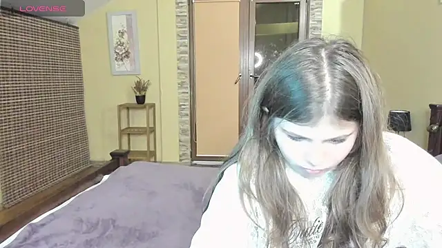 Snapshot of Lilly_Jess chatting on 10-17-25, 06:54 Lilly Jess online show from 10-17-25, 06:54