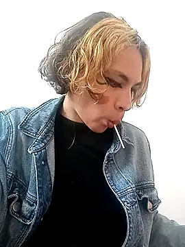 kittymutant99 online show from 10-24-25, 06:15