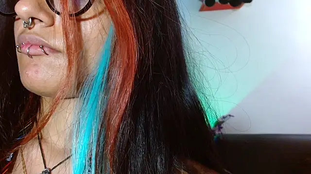 carolinerue online show from 11-24-25, 07:13