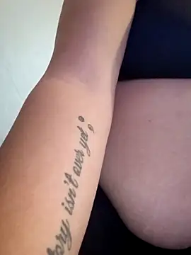 Snapshot of Gabbygade chatting on 12-05-25, 07:32 Gabbygade online show from 12-05-25, 07:32