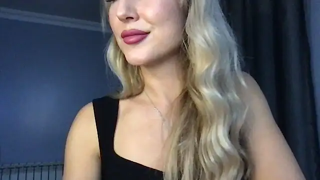 Snapshot of Pyrelissa chatting on 12-01-25, 06:24 Pyrelissa online show from 12-01-25, 06:24