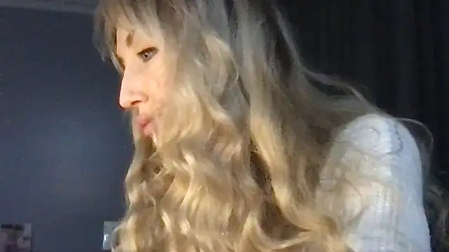 Snapshot of Pyrelissa chatting on 12-15-25, 05:06 Pyrelissa online show from 12-15-25, 05:06